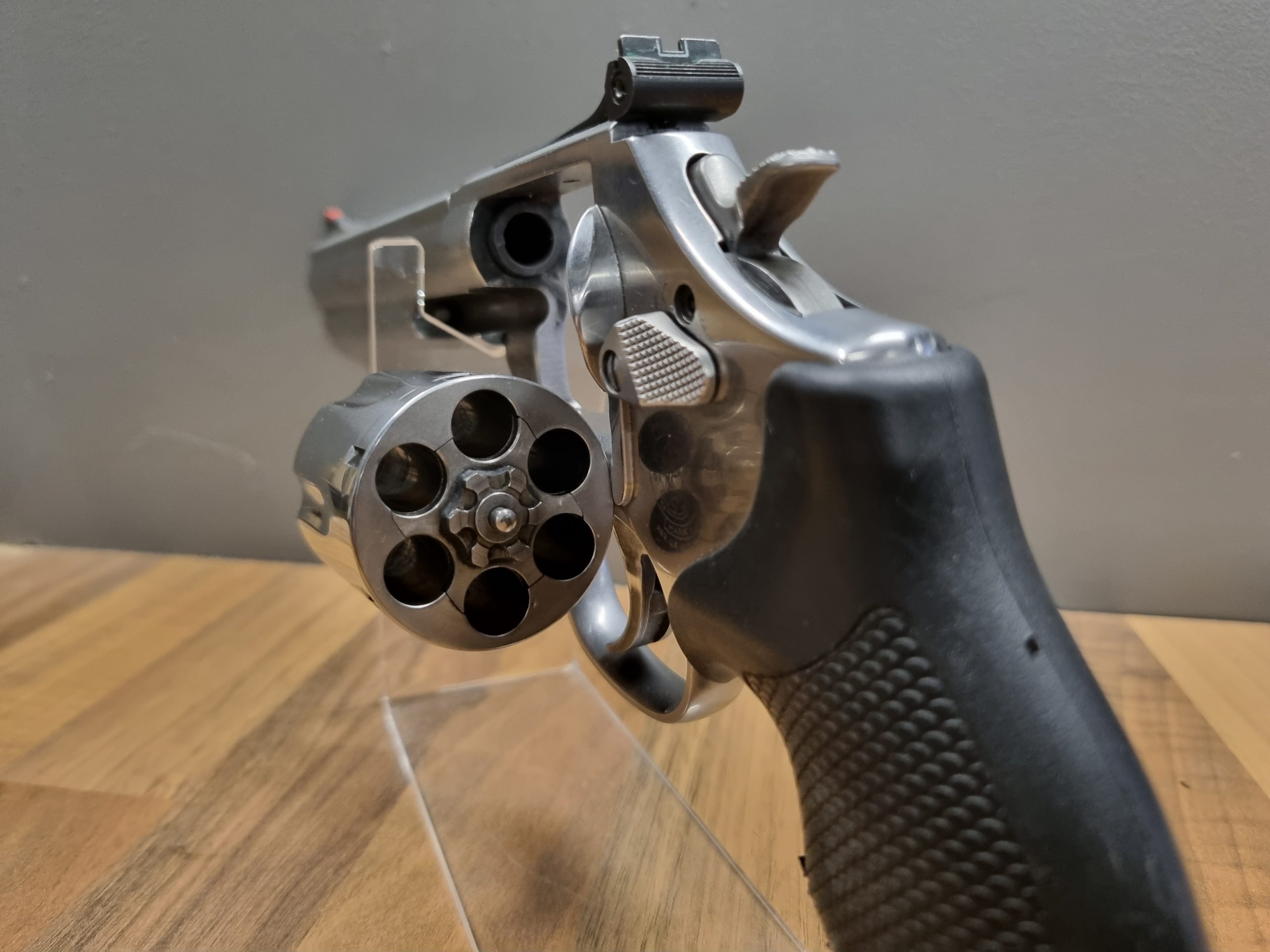 SMITH & WESSON 686 - Image 2